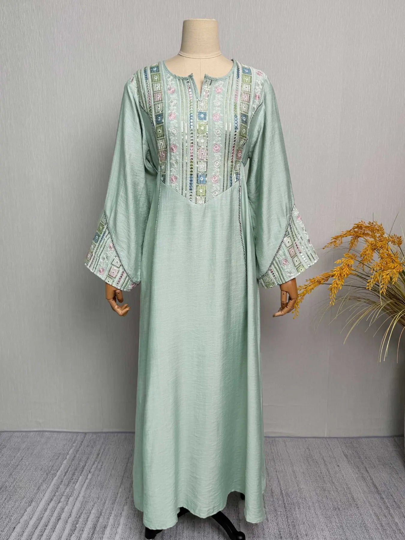 Women'S Elegant Embroidered Beaded Dress, Loose-Fit Woven Fabric, All-Season Wear, High-Quality Material, Stylish & Comfortable Design, Abayas for Eid