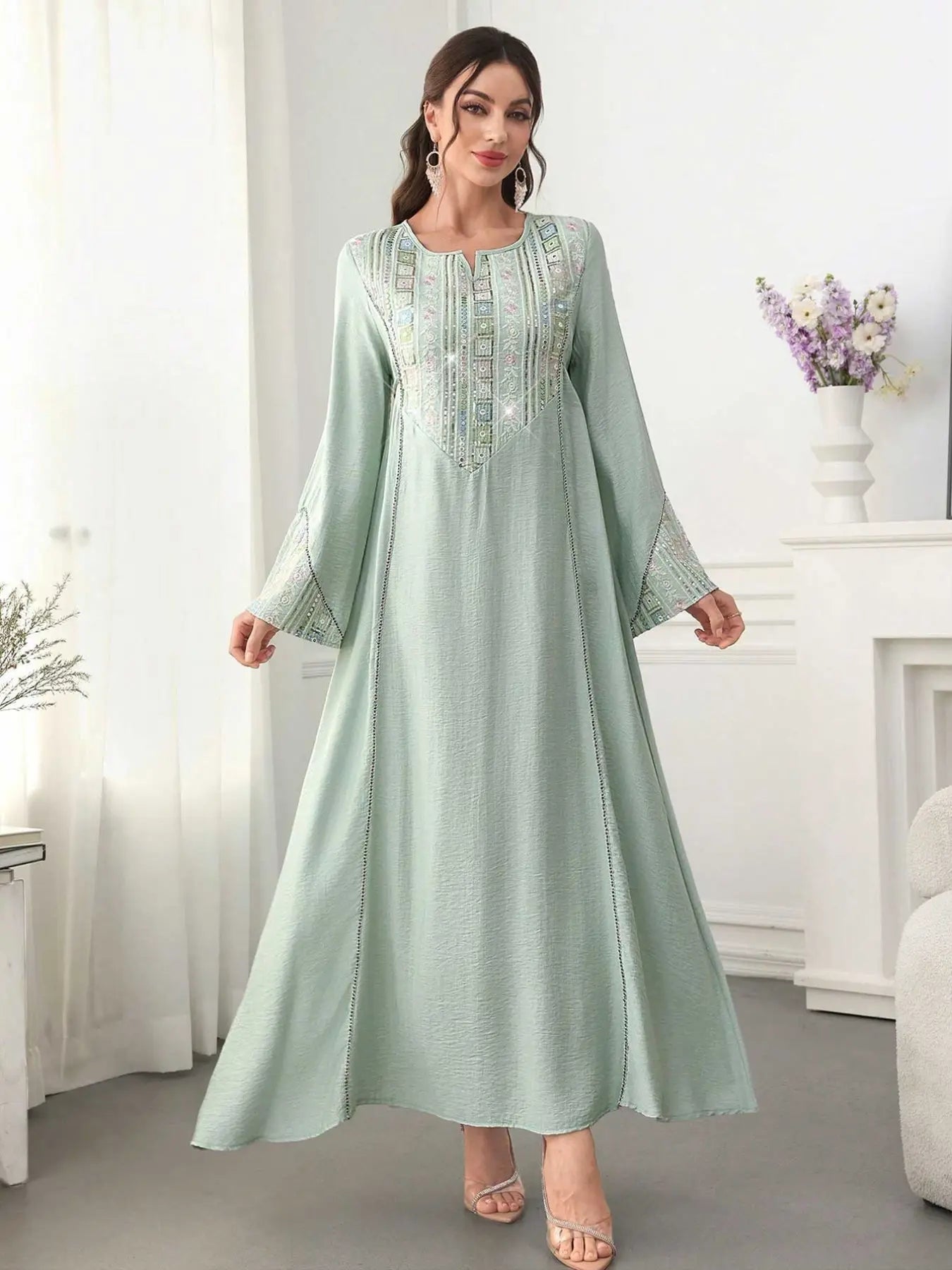 Women'S Elegant Embroidered Beaded Dress, Loose-Fit Woven Fabric, All-Season Wear, High-Quality Material, Stylish & Comfortable Design, Abayas for Eid