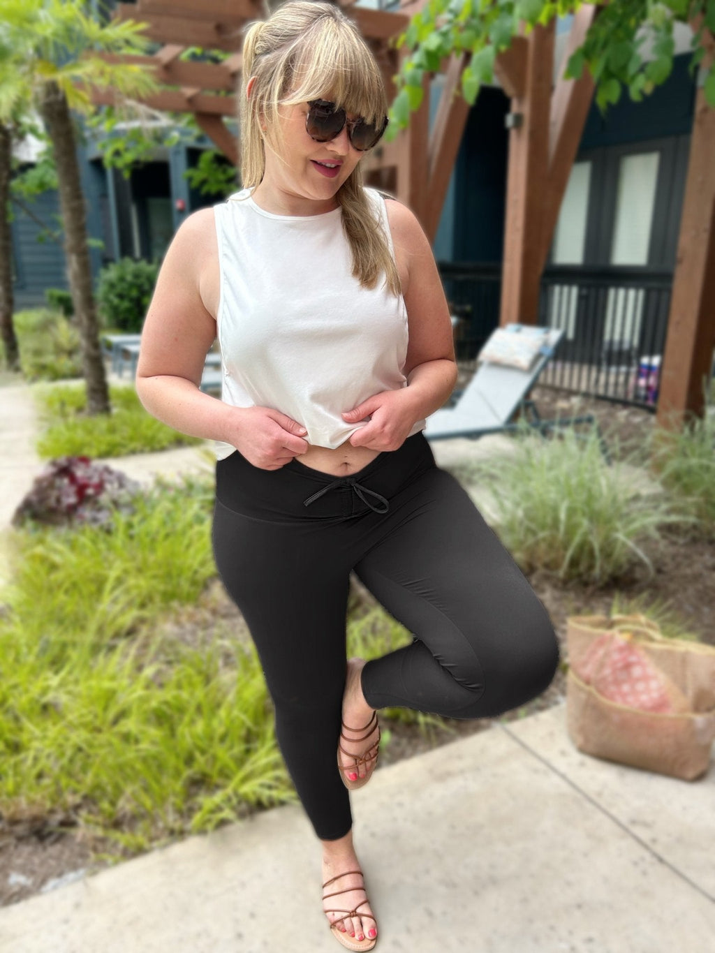 Curve and Contour Suck & Tuck Compression Leggings